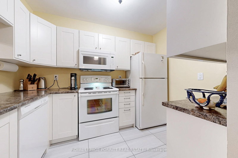 208 - 3835 Lake Shore Blvd W, Toronto, M8W 1R2 | Image 3