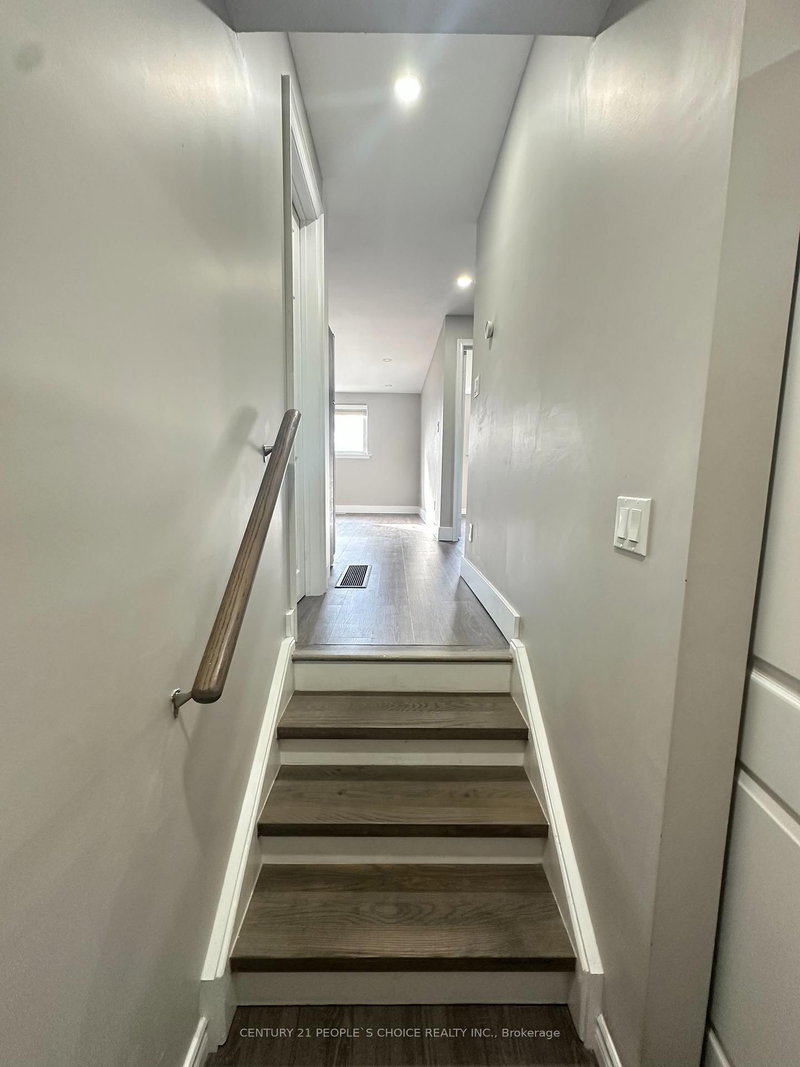 Unit 2 - 199 Avondale Blvd, Brampton, L6T 1J1 | Image 2