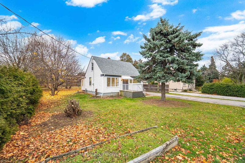 983 Cleta St, Burlington, L7R 3W9 | Image 2