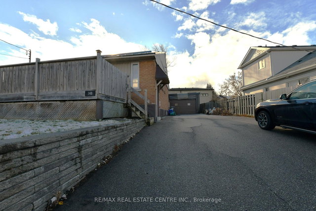 148 Ontario Street N