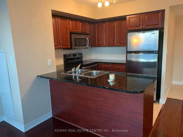 1709 - 208 Enfield Place