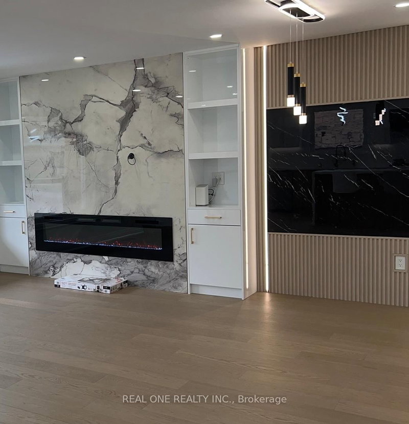 Upper Level - 3366 Strabane Dr, Mississauga, L5C 1W7 | Image 2