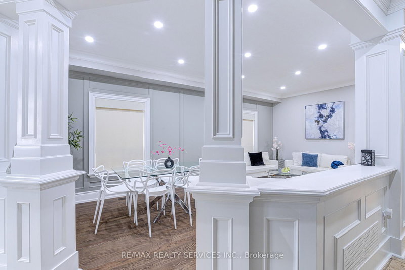 16 Fallgate Dr, Brampton, L6X 0R5 | Image 2