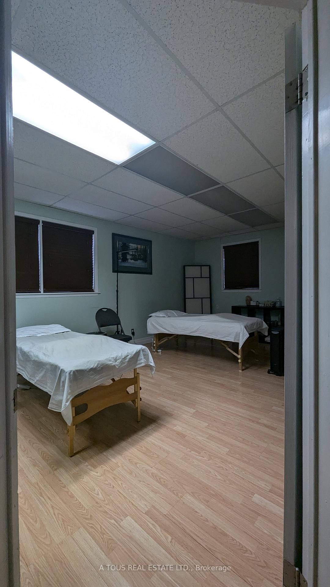 205 Queen Street S - Photo 13