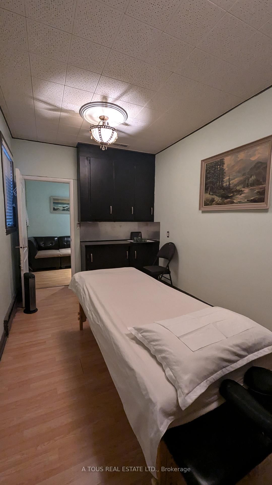 205 Queen Street S - Photo 14