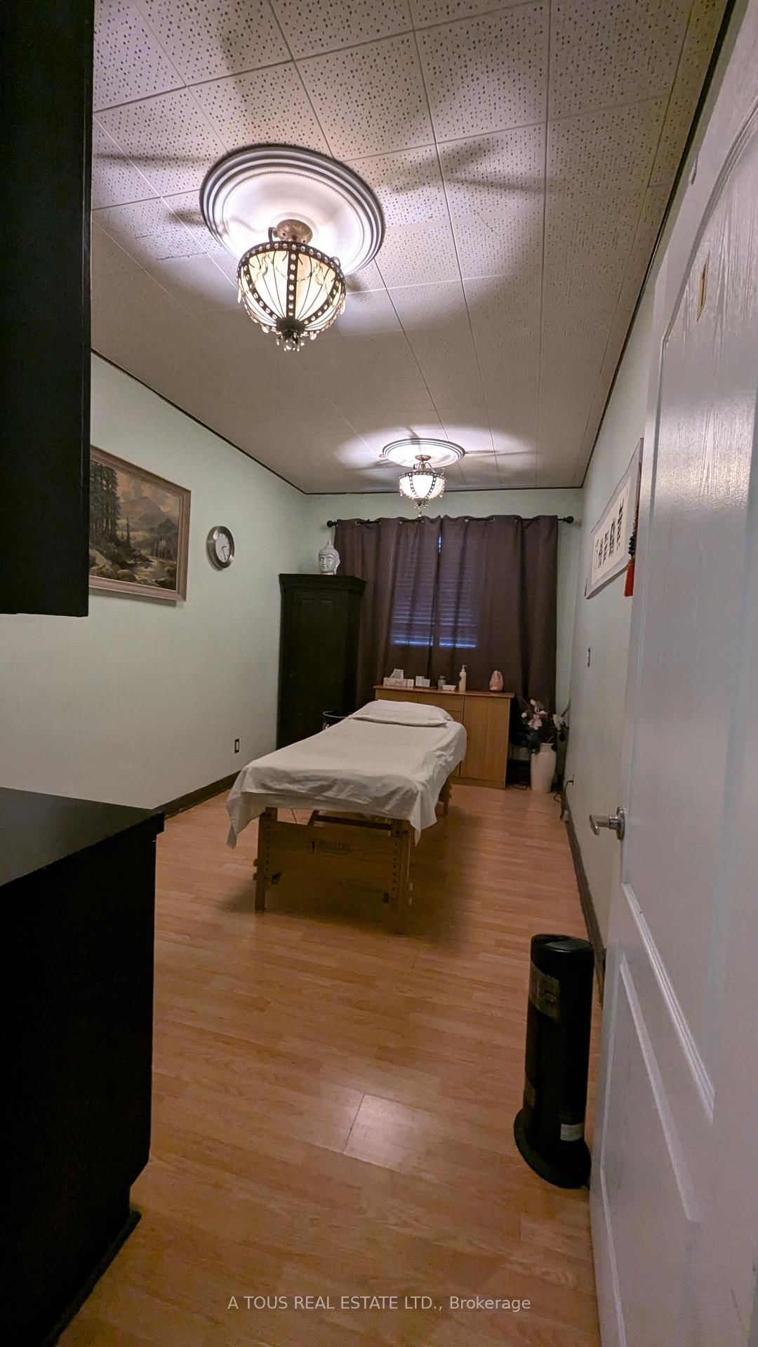 205 Queen Street S - Photo 15