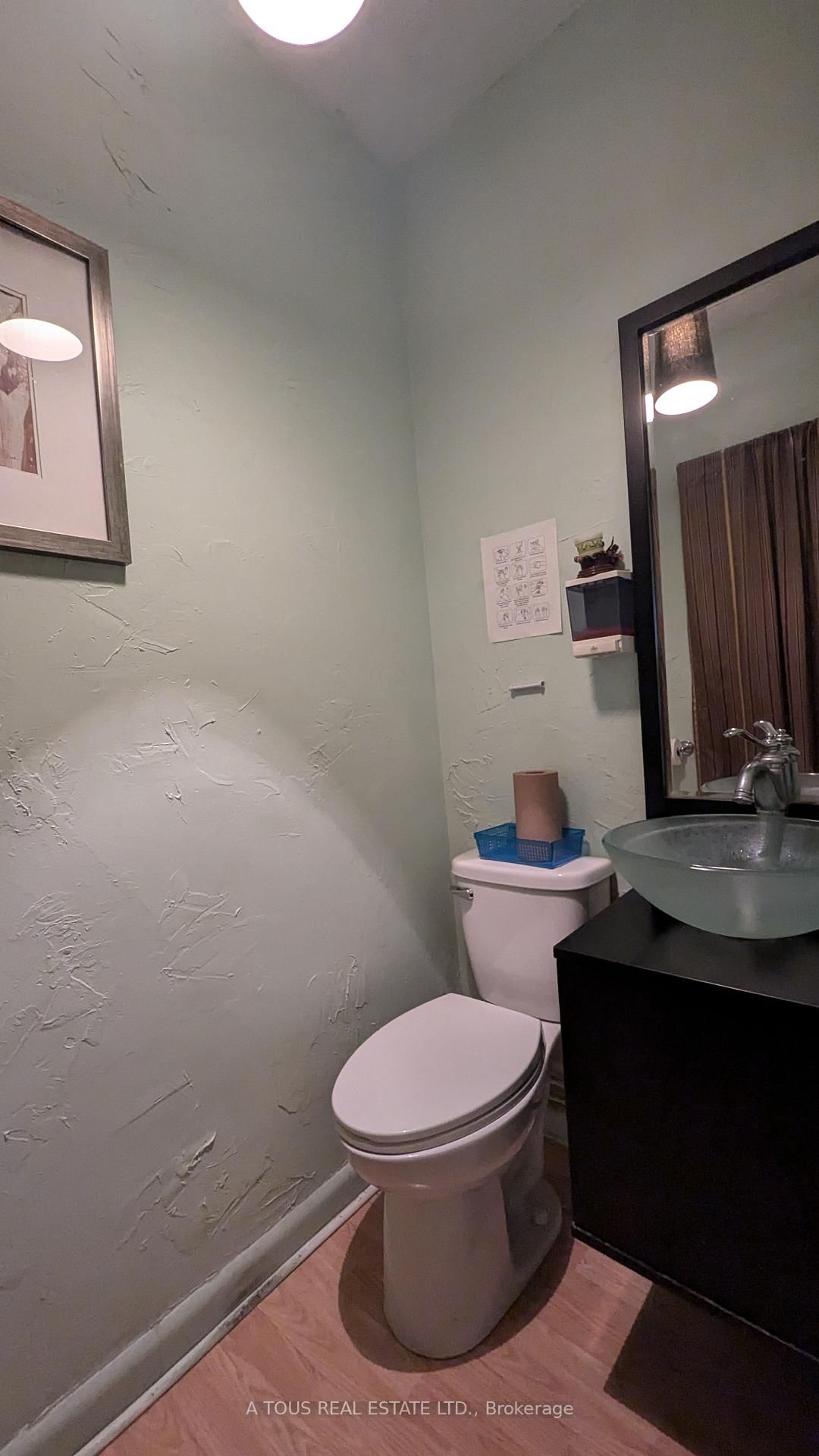 205 Queen Street S - Photo 16