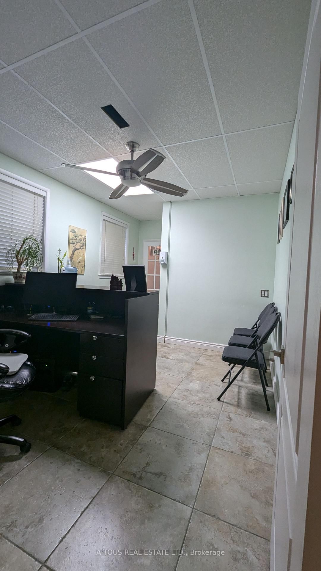 205 Queen Street S - Photo 5