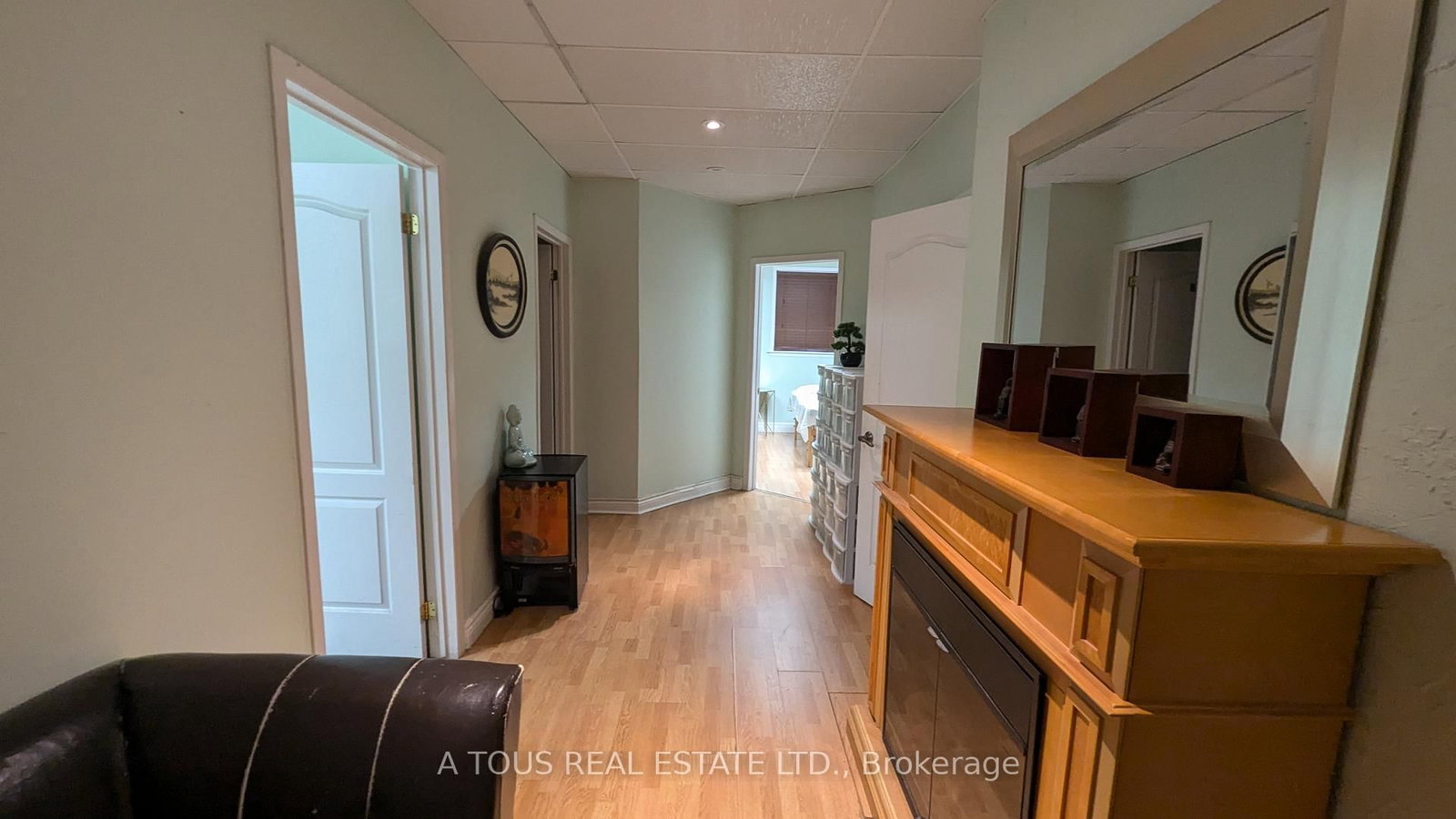 205 Queen Street S - Photo 8