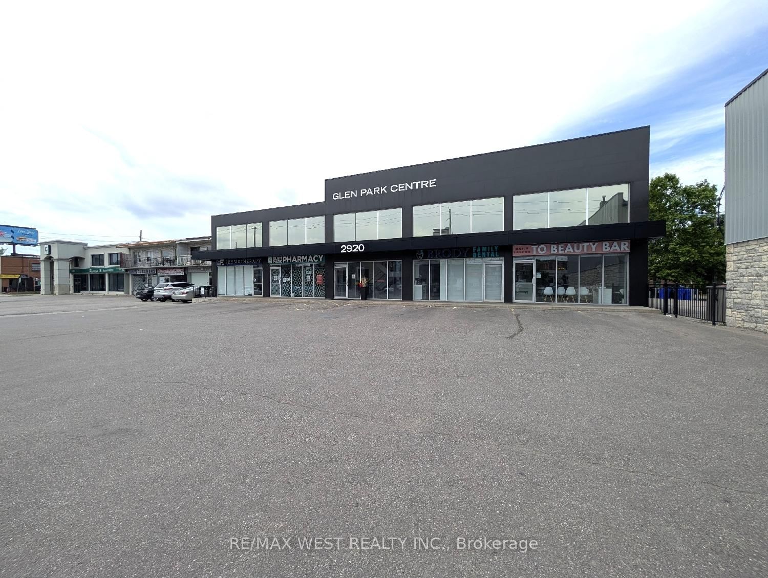 2920 Dufferin Street, Unit LL1 - Photo 4