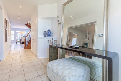 2472 Upper Valley Crescent, Oakville, Ontario image-0-2