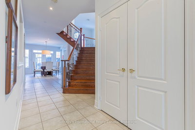 2472 Upper Valley Crescent, Oakville, Ontario image-0-4