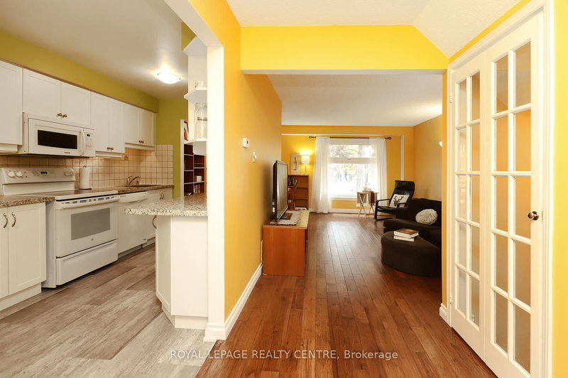 61 - 1214 KIRSTIE Crt, Oakville, L6H 5C8 | Image 3