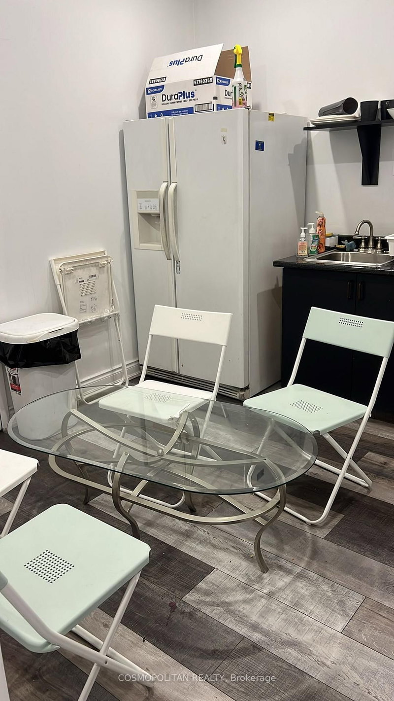 Unit14 - 2470 Lucknow Dr, Mississauga, L5S 1J9 | Image 3