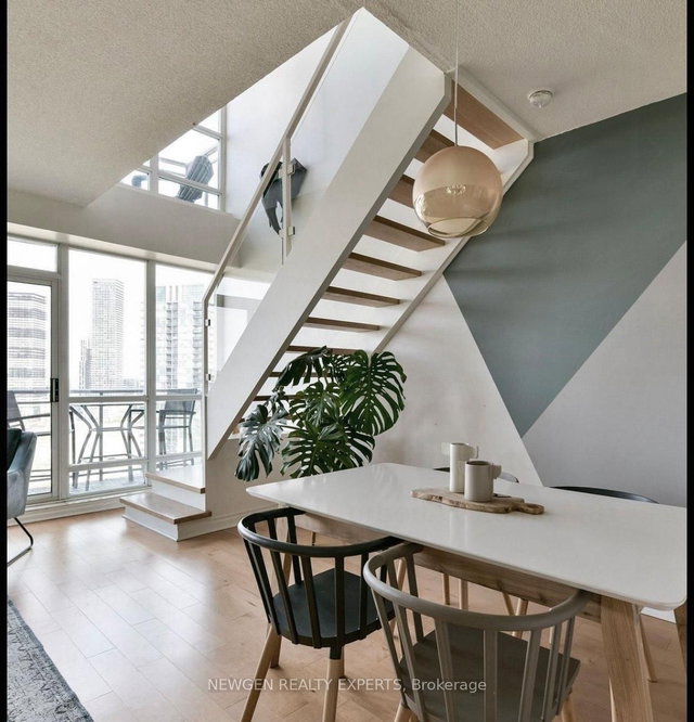 1906 - 185 Legion Road N