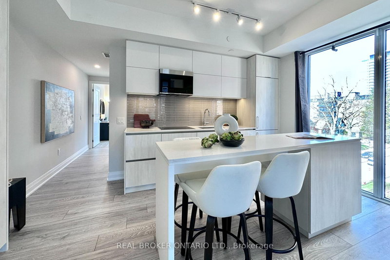 518 - 21 Park St E, Mississauga, L5G 1L7 | Image 2