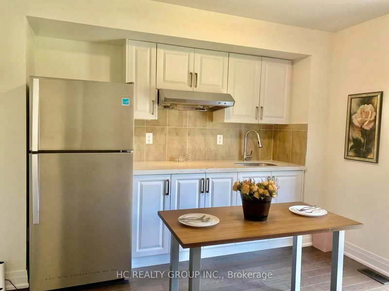 Backyard Apt - 2123 Royal Gala Circ, Mississauga, L4Y 0H2 | Image 3