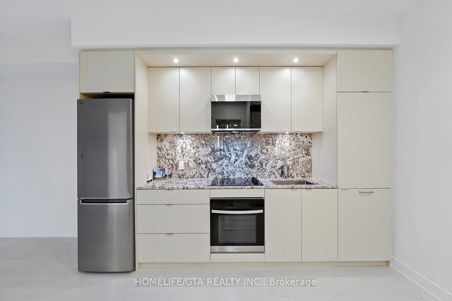 1005 - 60 Central Park Roadway