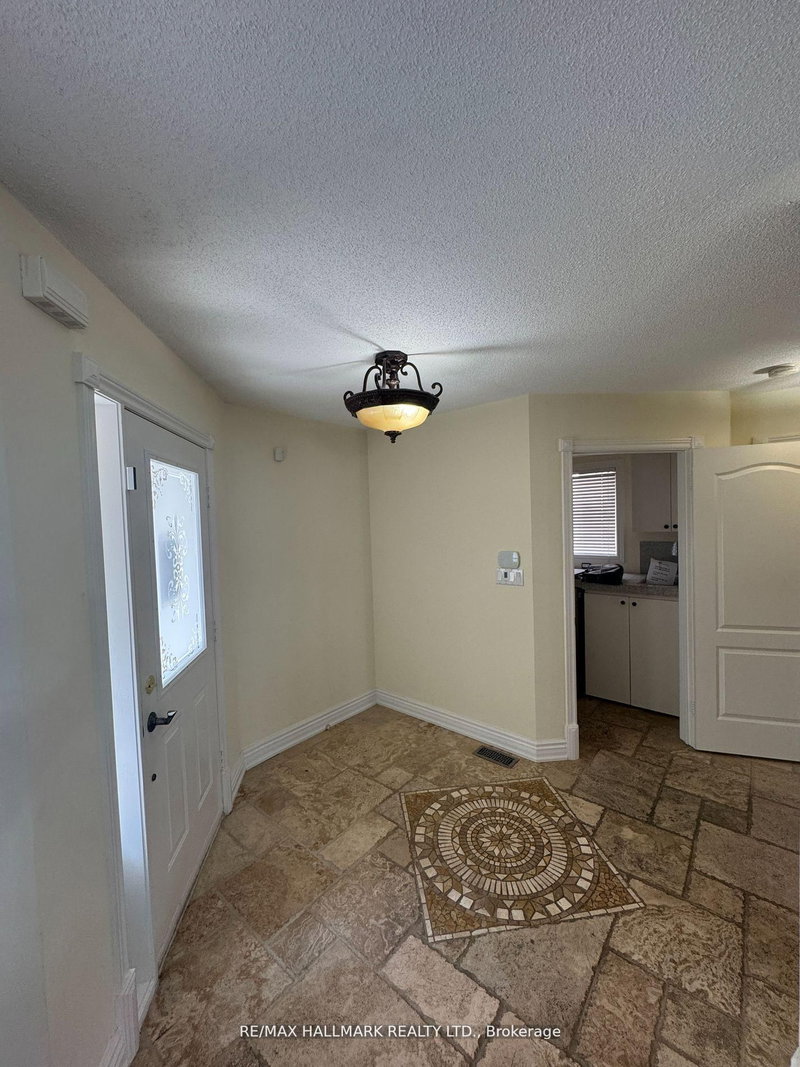 203 Landsbridge St, Caledon, L7E 2J6 | Image 3