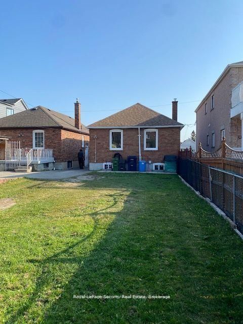 162 Donald Avenue, Unit Basement - Photo 13