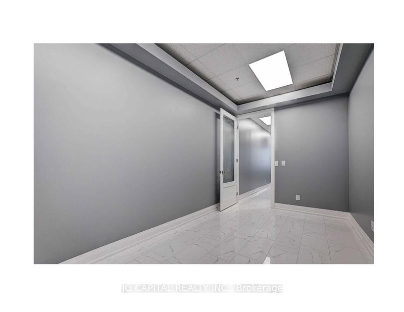 301 - 218 Export Blvd, Mississauga, L5A 0S7 | Image 3