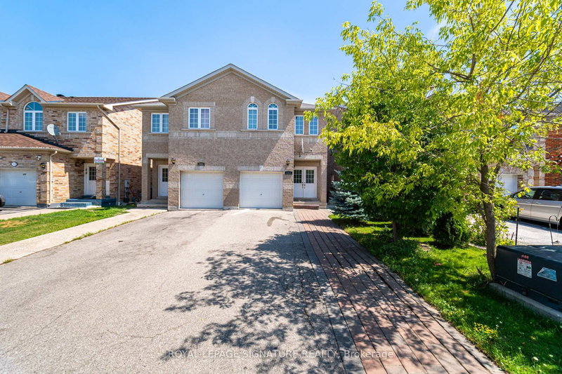 443 Comiskey Cres, Mississauga, L5W 0C7 | Image 2