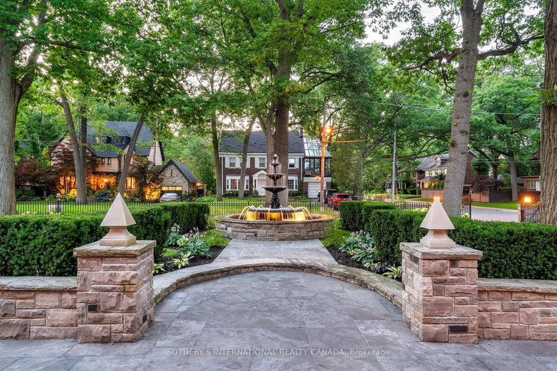 57 Baby Point Cres, Toronto, M6S 2B7 | Image 2