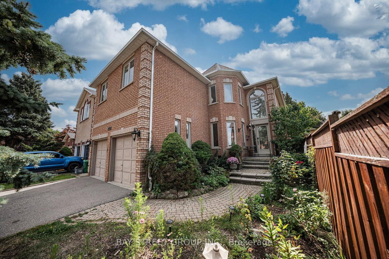 2524 Paula Crt, Mississauga, L5K 2R5 | Image 2