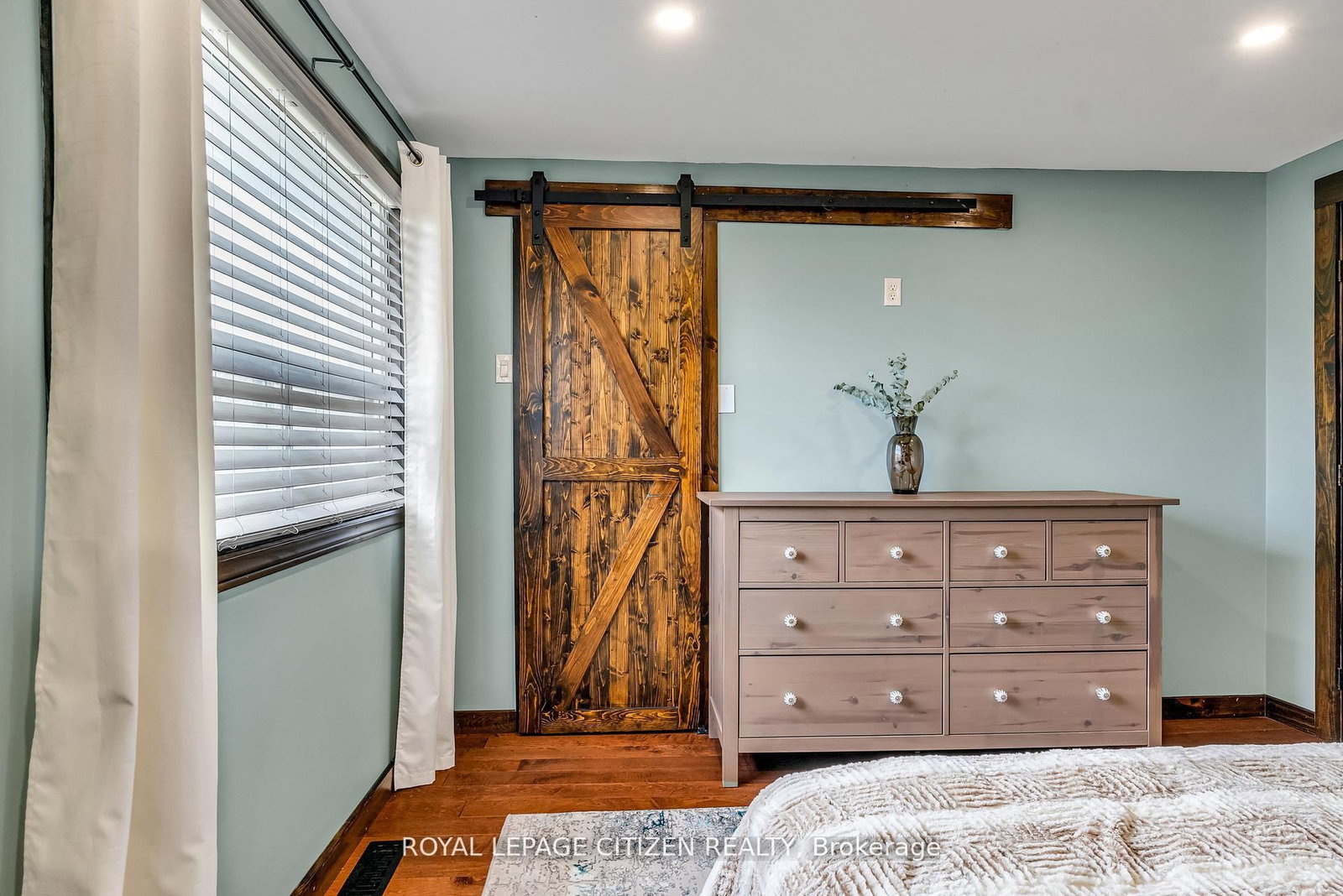 Semi-Detached House sold at 7567 Wildfern Drive, Mississauga, Ontario, L4T 3P7 - Malton - MLS: W12598808