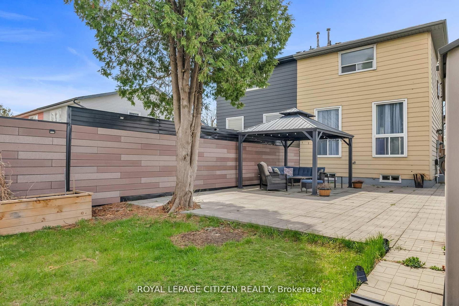 Semi-Detached House sold at 7567 Wildfern Drive, Mississauga, Ontario, L4T 3P7 - Malton - MLS: W12598808