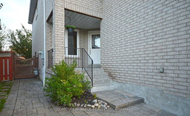 Upper - 833 Mays Crescent