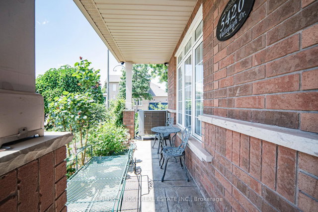 Room 3 - 5420 Valleyhigh Drive