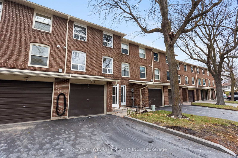 7 Eden Park Dr, Brampton, L6T 3A5 | Image 2