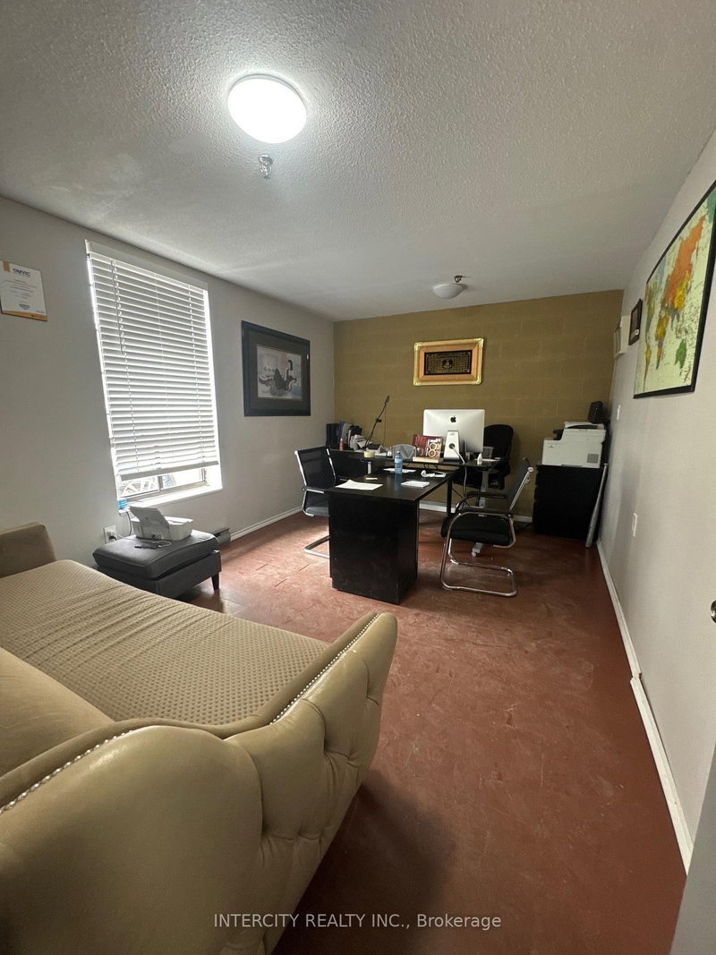 167 Limestone Cres, Toronto, M3J 2S4 | Image 2