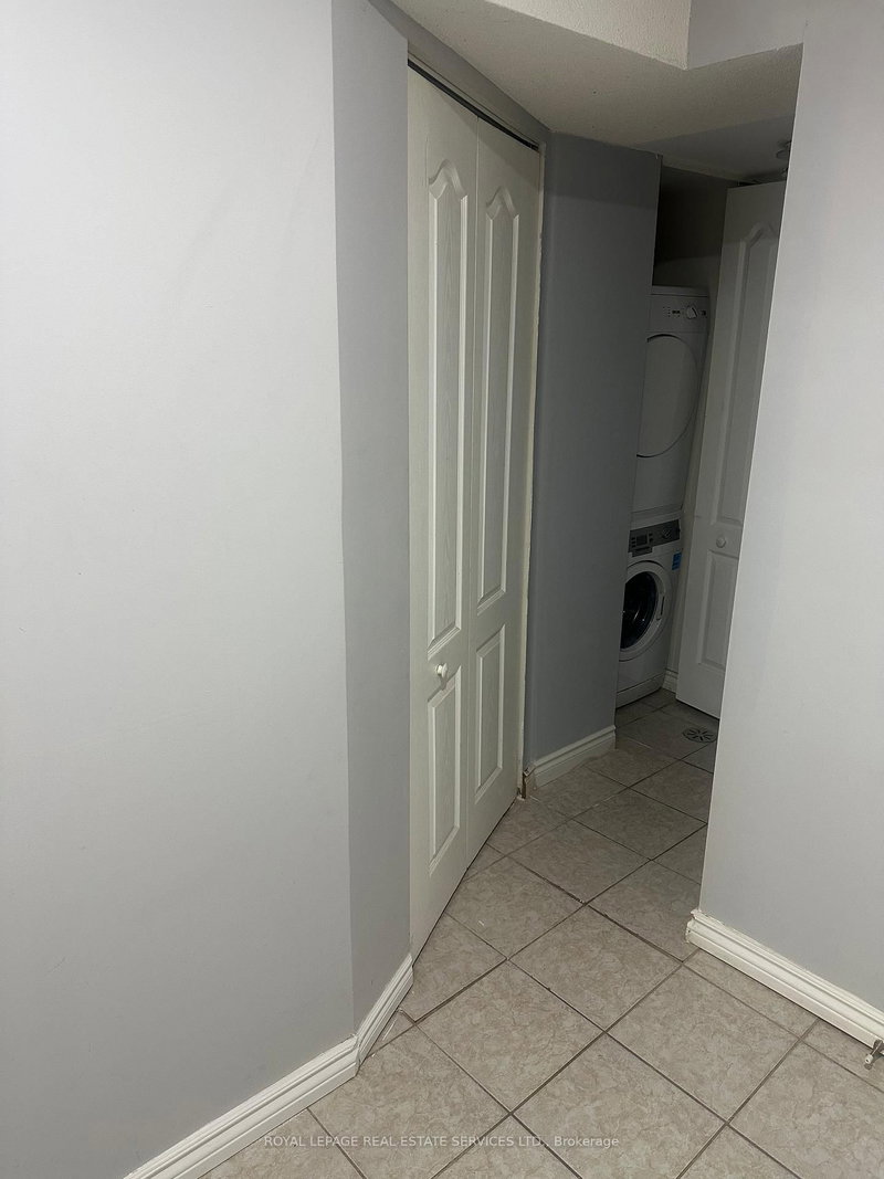 Bsmt - 79 Breton Ave, Mississauga, L4Z 4K5 | Image 3