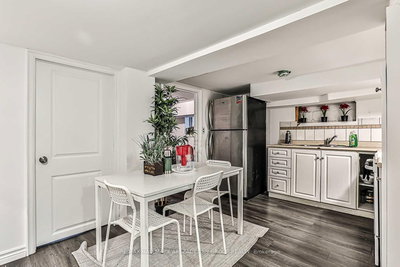 Lower-75 Fairfield Avenue, Toronto, Ontario image-0-1