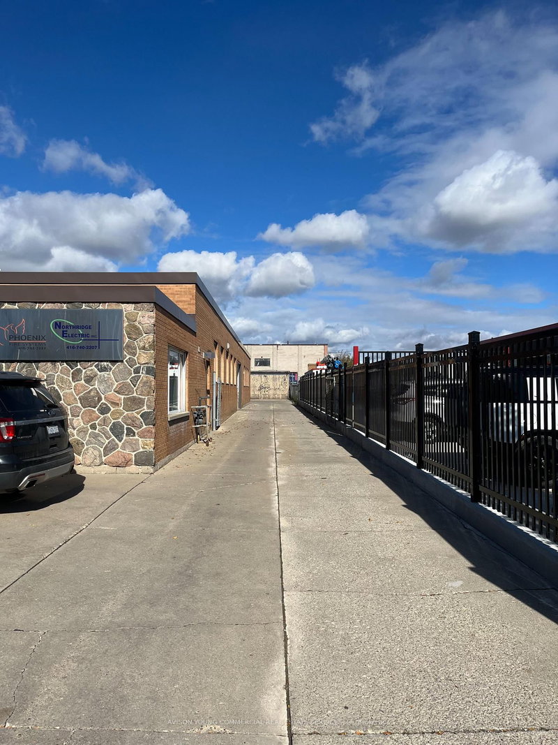 119 Milvan Dr, Toronto, M9L 1Z8 | Image 3