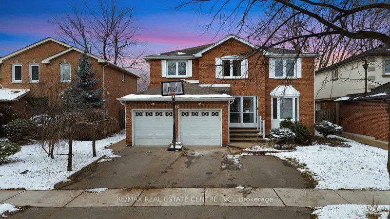 48 Howell St N, Brampton, L6Y 3H8 | Image 2