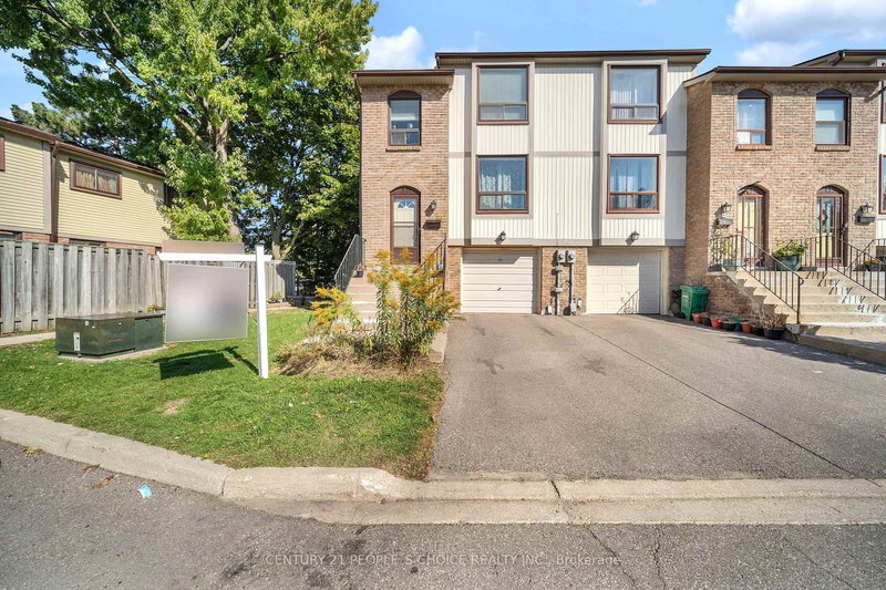 51 Mcmullen Cres, Brampton, L6S 3M2 | Image 2
