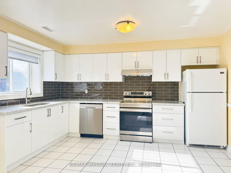 641A The Queensway, Toronto, M8Y 1K6 | Image 2