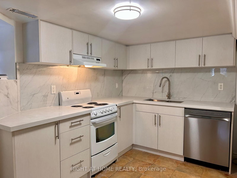 B - 1039 Ossington Ave, Toronto, M6G 3V9 | Image 2