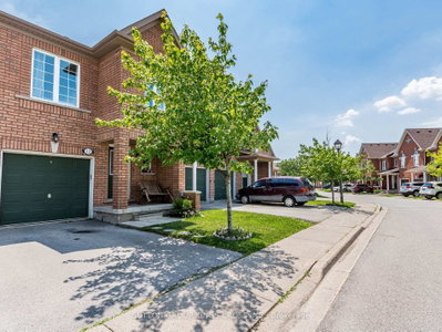 Townhouse sold at 12-6399 Spinnaker Circle, Mississauga, Ontario, L5W 1Z4 - Meadowvale Village - MLS: W12608874