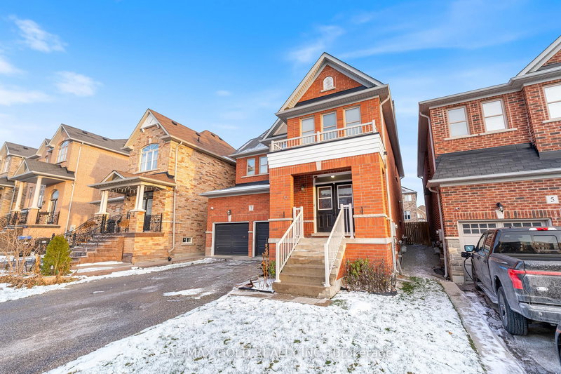 7 Gardenbrooke Tr, Brampton, L6P 3L1 | Image 3