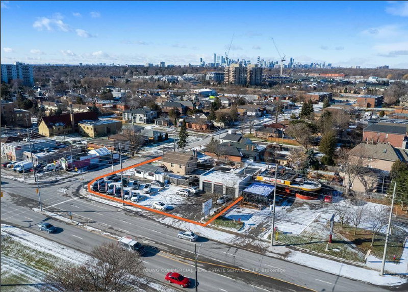 825-827 Lakeshore Rd E, Mississauga, L5E 1C9 | Image 2