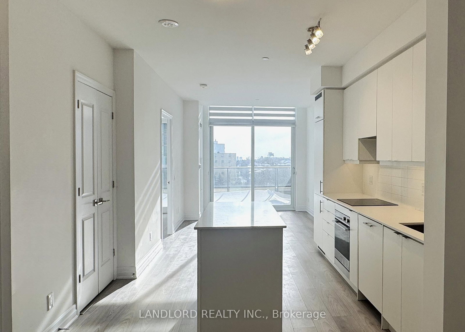 36 Elm Drive W, Unit 502 - Photo 2