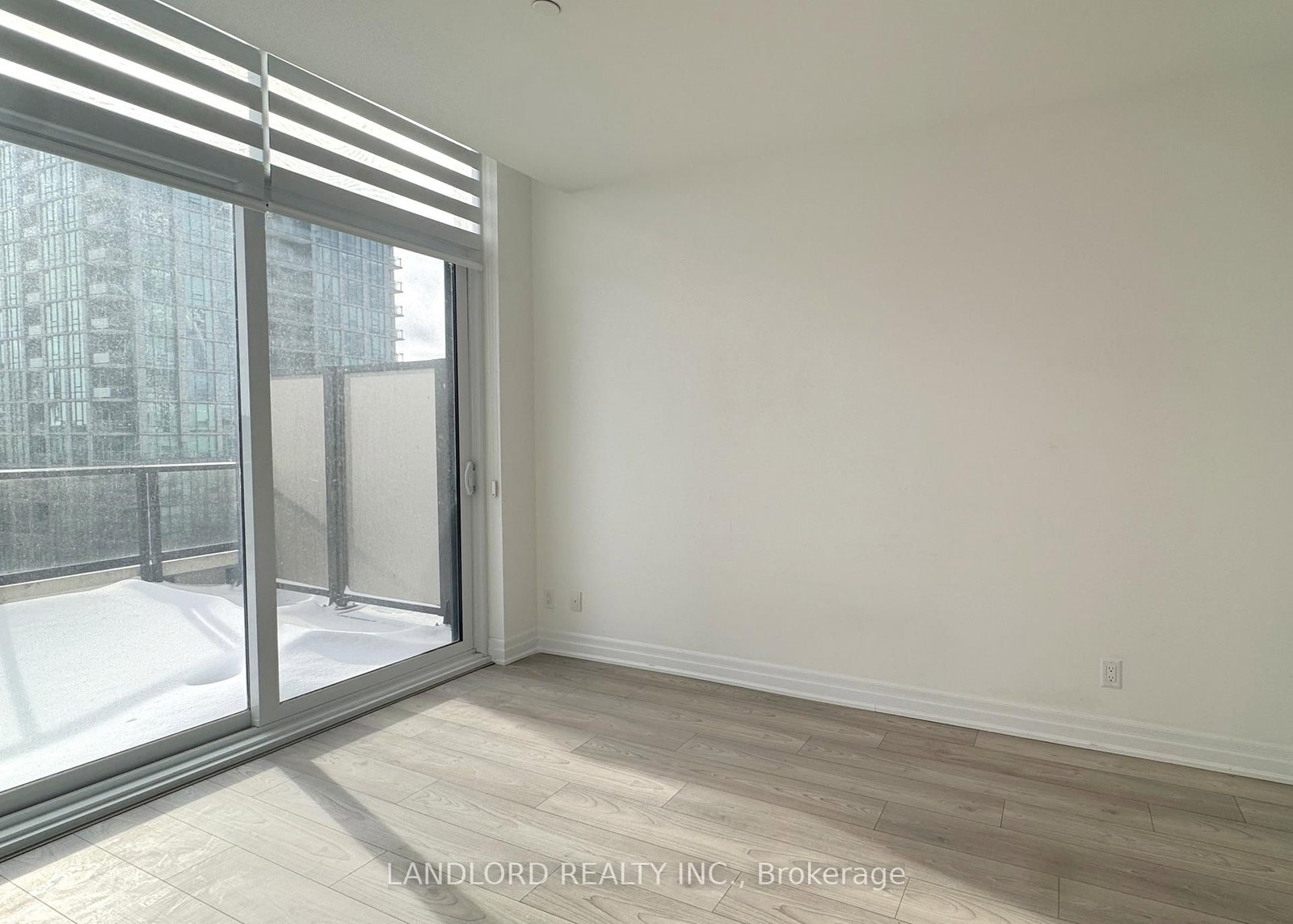 36 Elm Drive W, Unit 502 - Photo 6