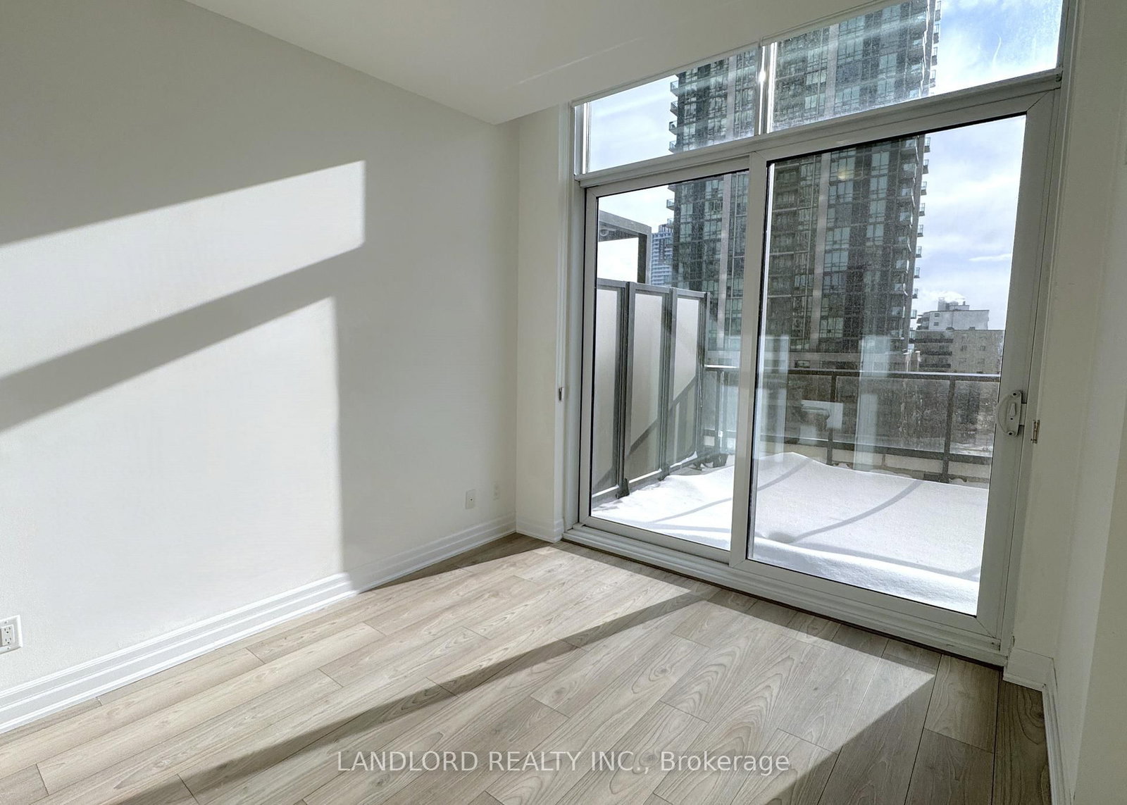 36 Elm Drive W, Unit 502 - Photo 9