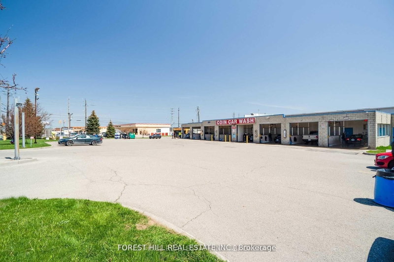 2524 Royal Windsor Dr, Oakville, L5J 1K7 | Image 2