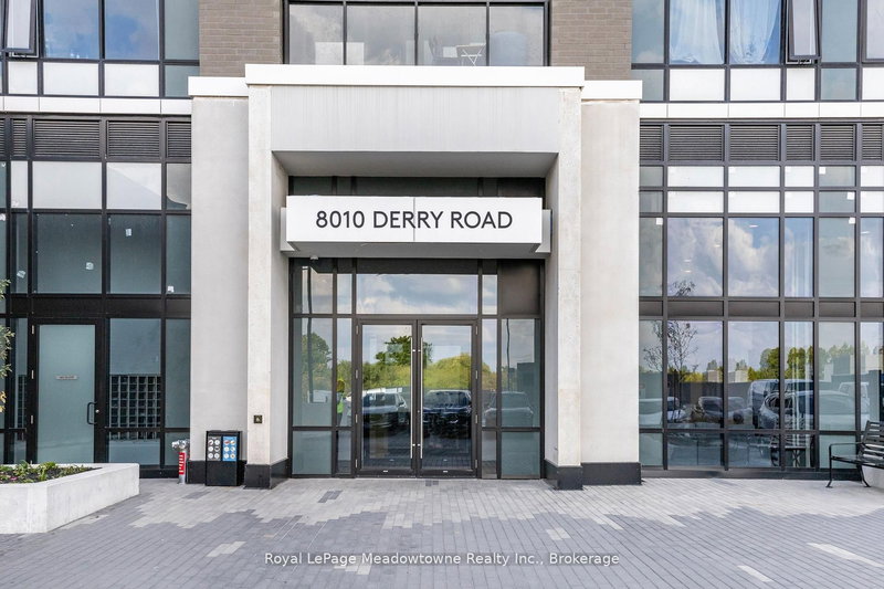 TH 107 - 8010 Derry Rd, Milton, L9T 2X5 | Image 2