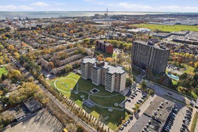 Condo sold at 501-965 Inverhouse Drive, Mississauga, Ontario, L5J 4B4 - Clarkson - MLS: W12612092